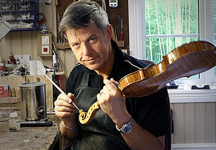Hantverk och ljuv musik i violinmakarens verkstad